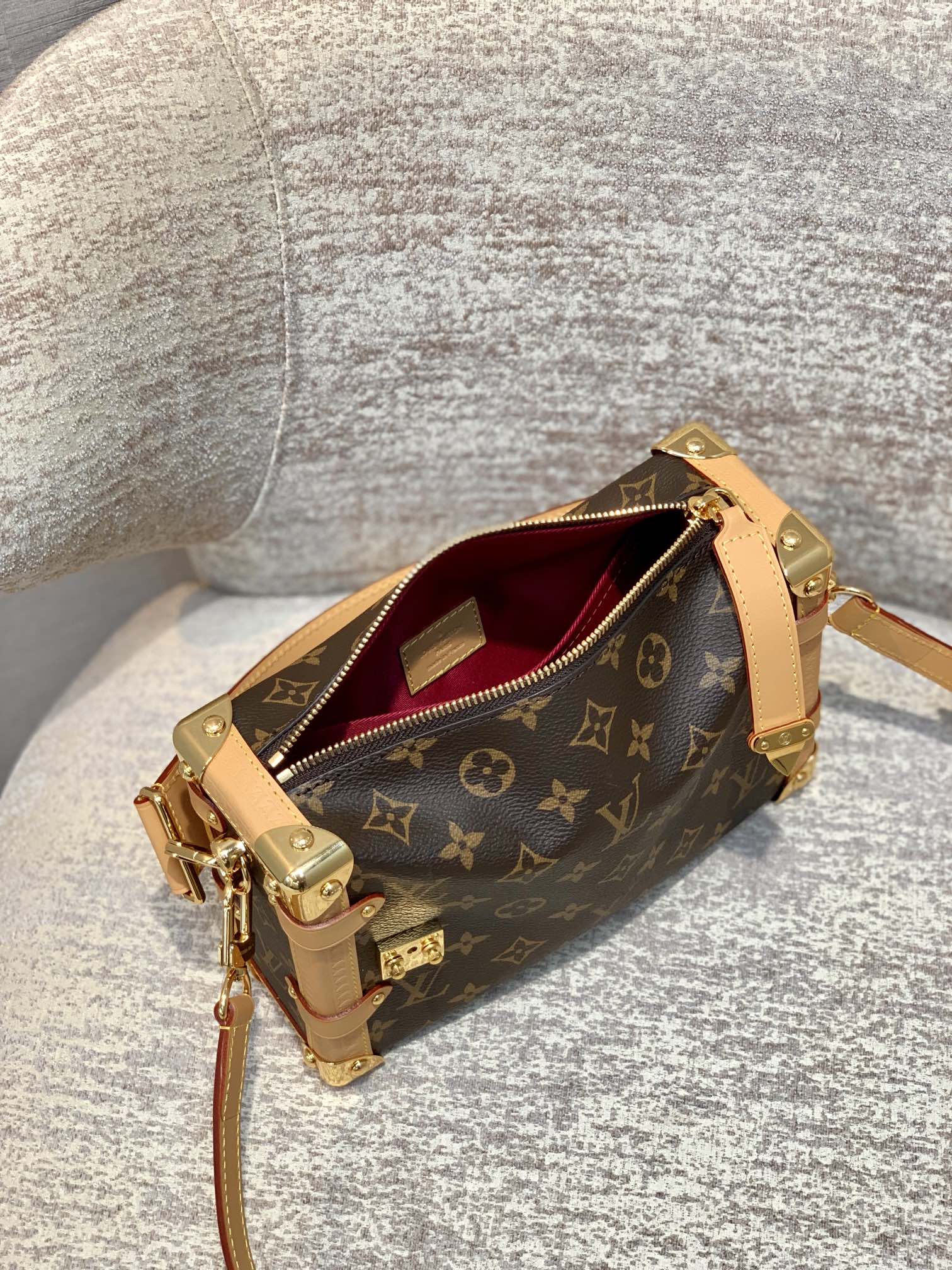 l**is V*t*n side trunk pm-21×14×6cm