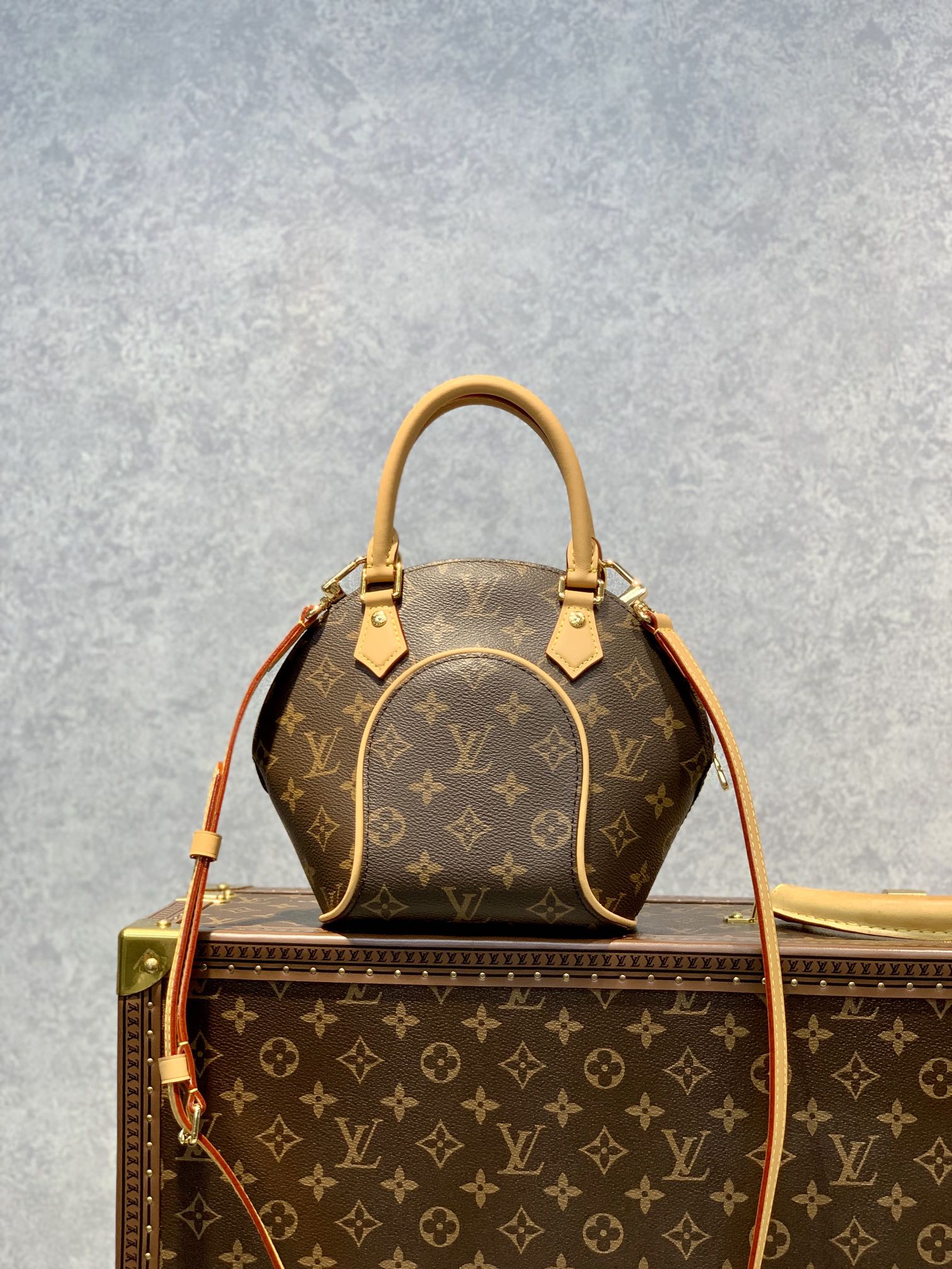 l**is V*t*n m20752 ellipse bb -22.5*19.5*10cm