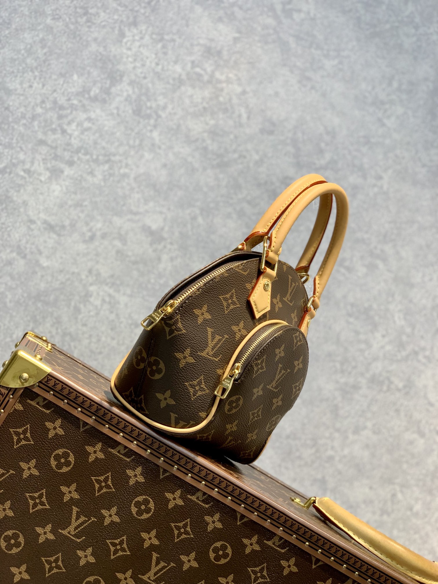 l**is V*t*n m20752 ellipse bb -22.5*19.5*10cm