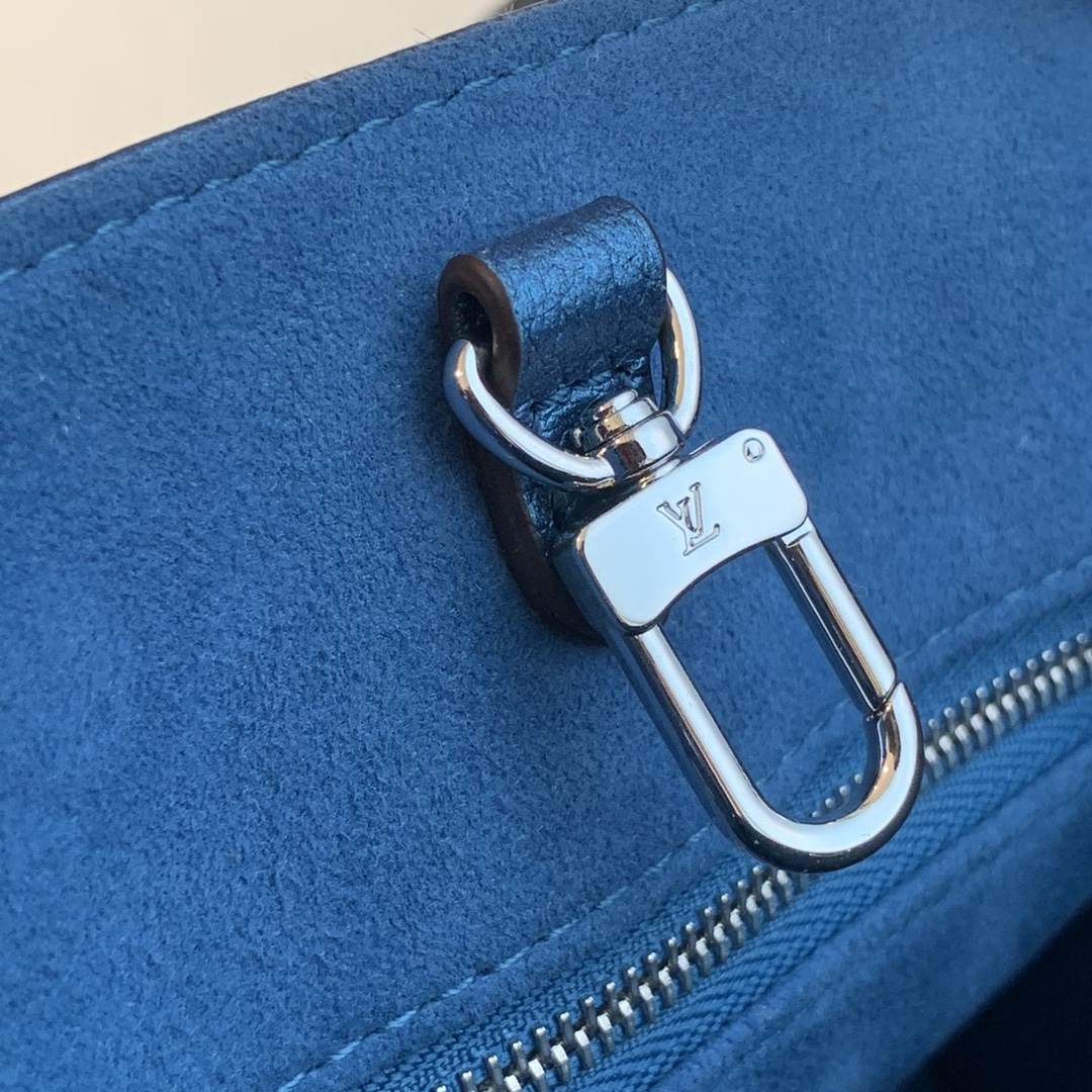 l**is V*t*n onthego handbag-25*19*11cm