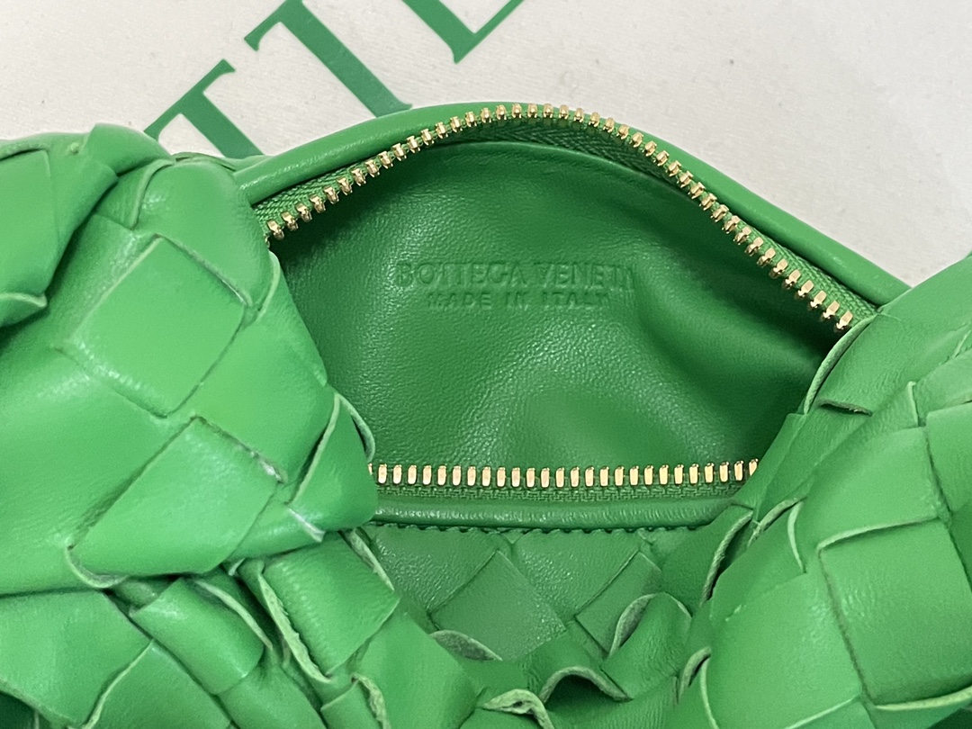 Bo*te*ga ve*ne*ta small hobo bag-27*22*3cm