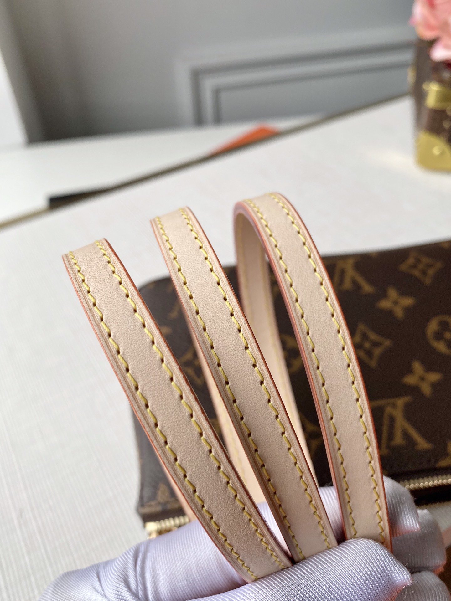 l**is V*t*n pochette accessions-21*4*13cm