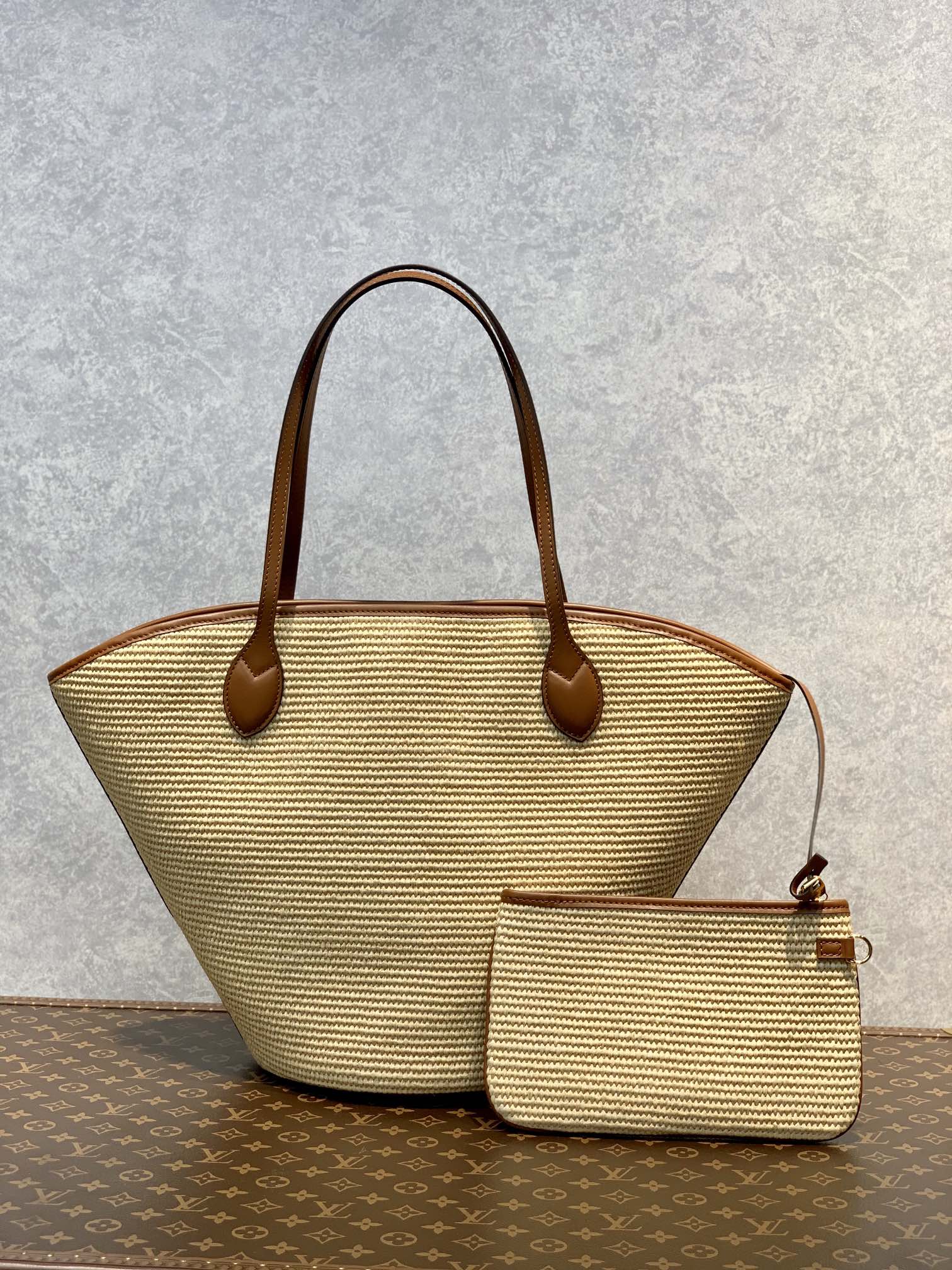 l**is V*t*n tote-57*34*18cm