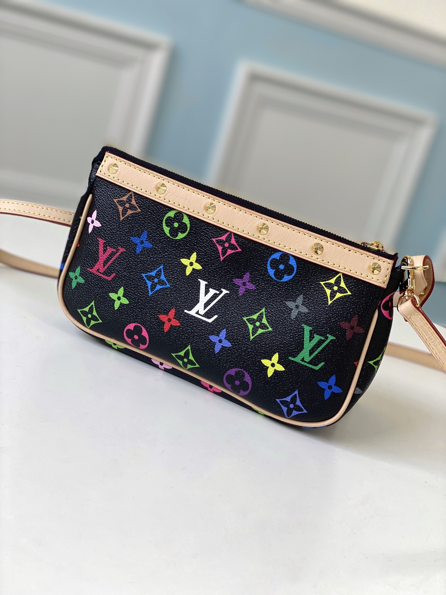 l**is V*t*n pochette accessories-21*13*3cm