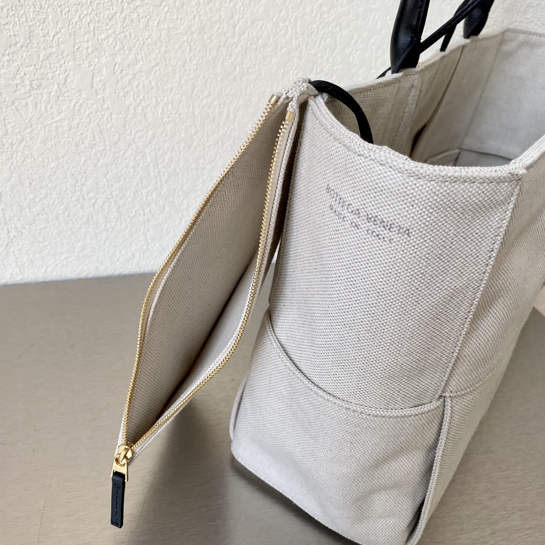 Bo*te*ga ve*ne*tatote-41×27×14cm