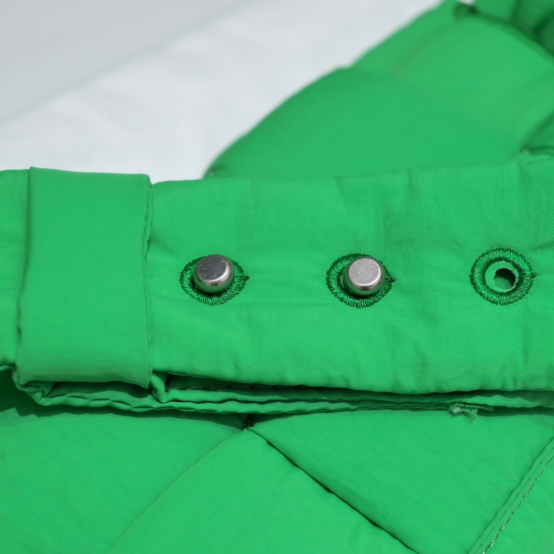 Bo*te*ga ve*ne*ta cassette bag-10x19x5cm