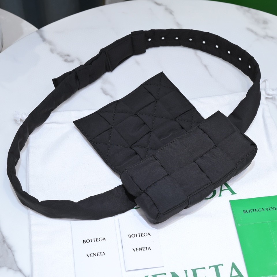 Bo*te*ga ve*ne*ta cassette bag-10x19x5cm