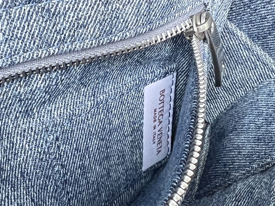 Bo*te*ga ve*ne*ta cassette bag-23x15x6cm