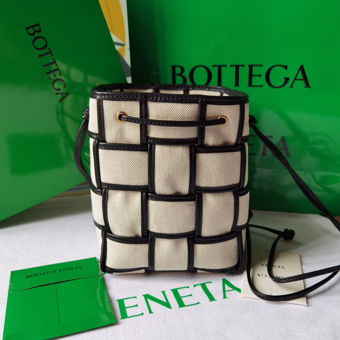 Bo*te*ga ve*ne*ta bucket-18*14*14cm