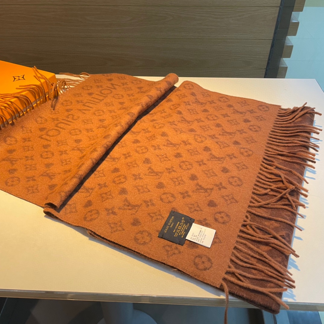 l**is V*t*n scarf-45*190cm