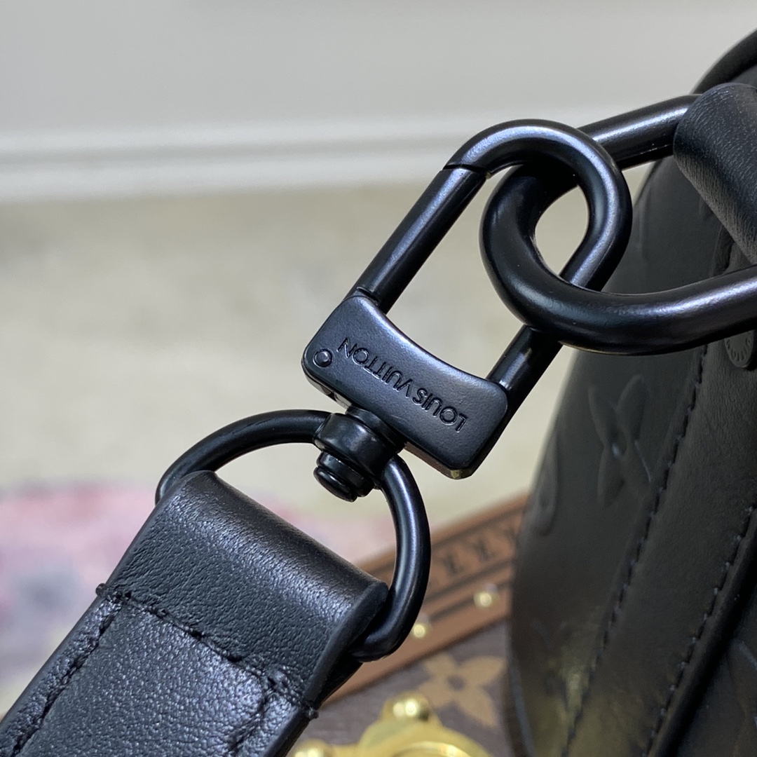 l**is V*t*n keepall xs-21*12*9cm