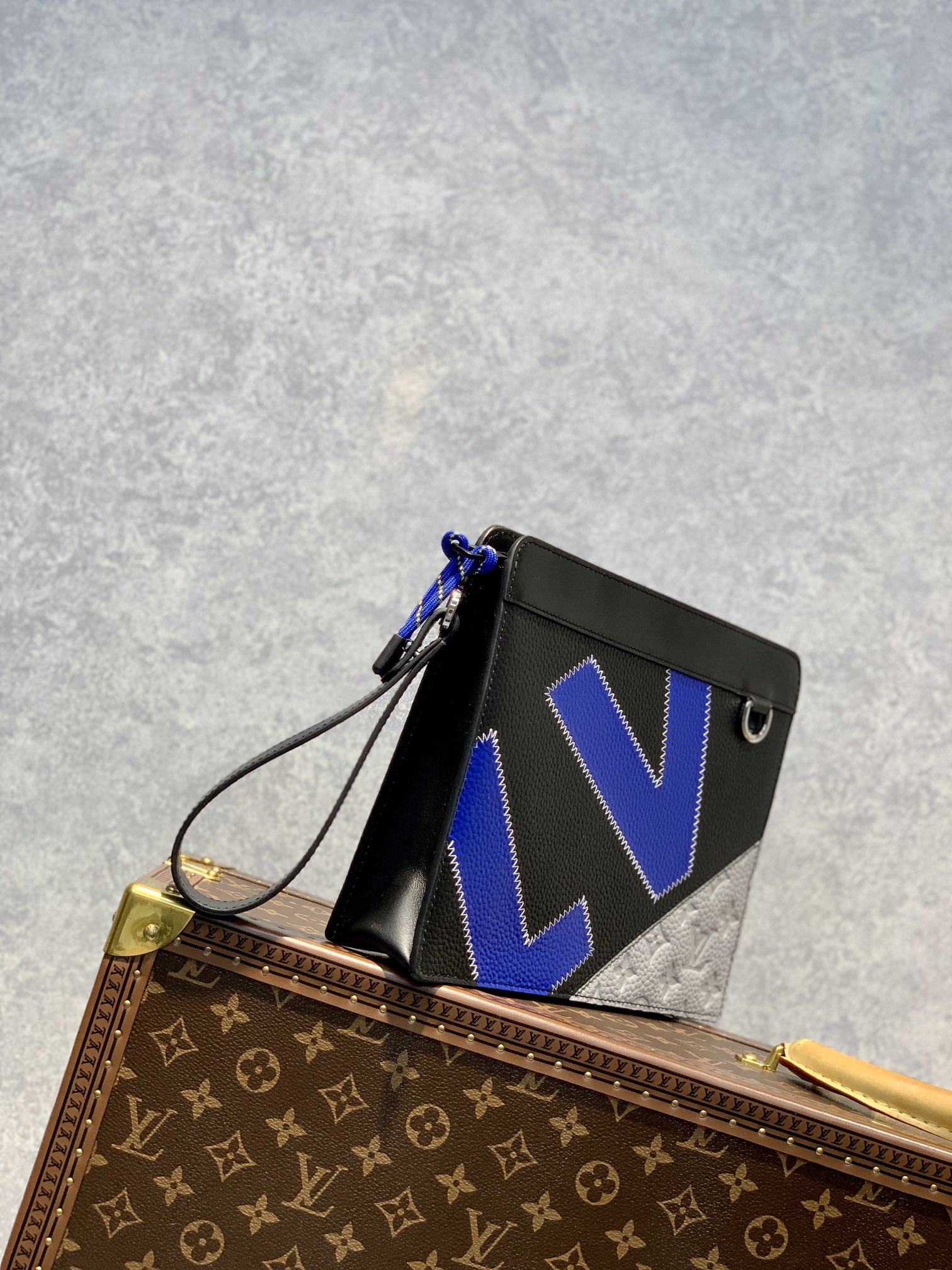 l**is V*t*n standing pouch-21*27*5cm