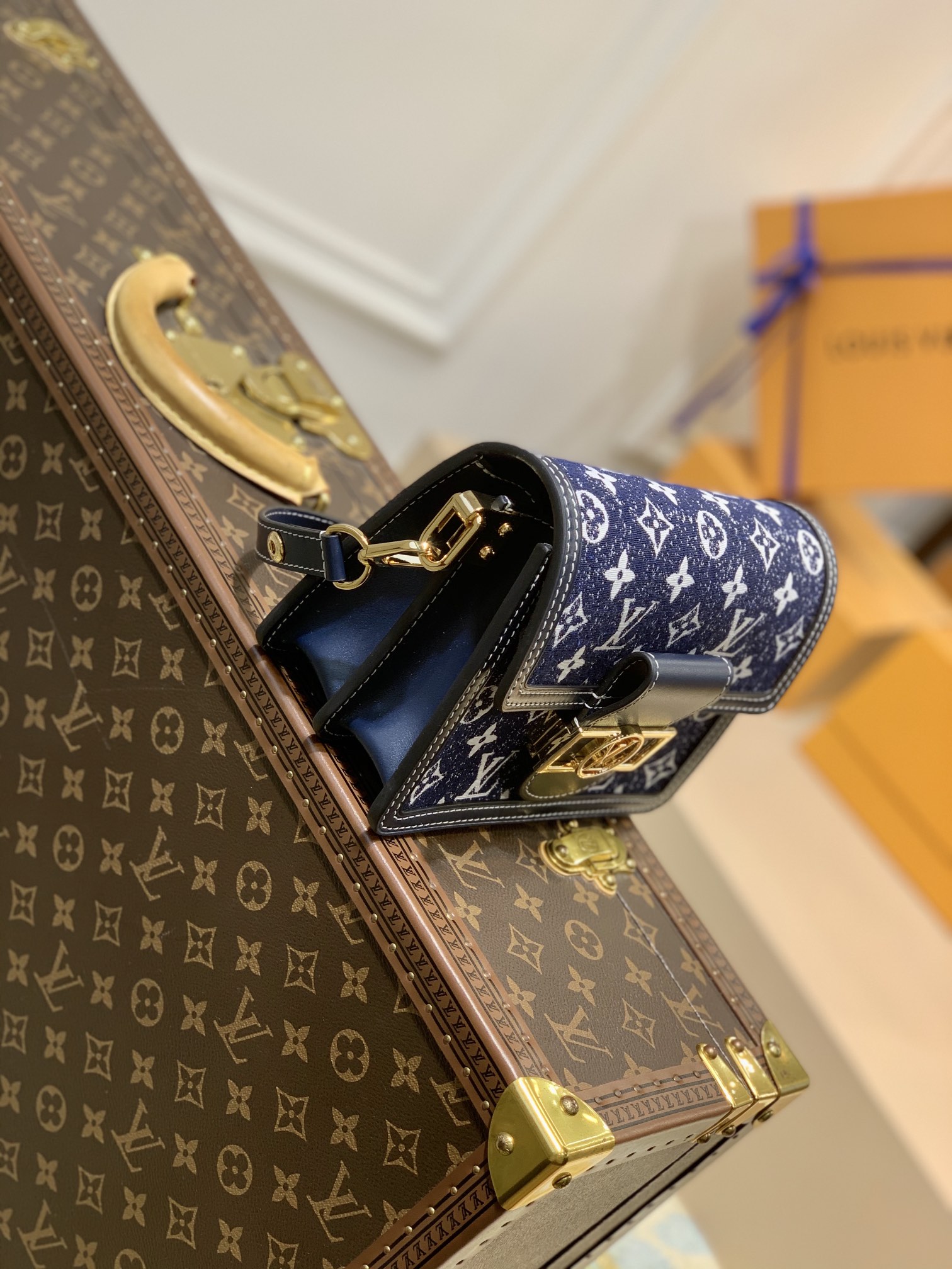 l**is V*t*n mini dauphine bag-20*15*9cm