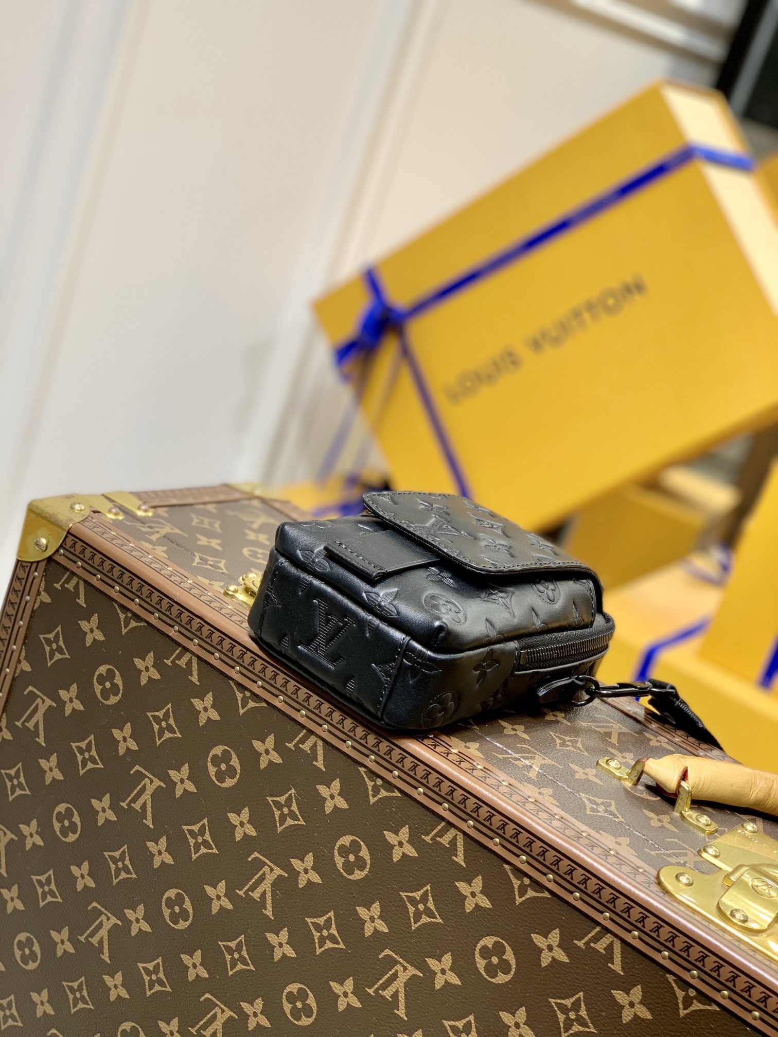 l**is V*t*n flap double-m81005-11*18*8cm