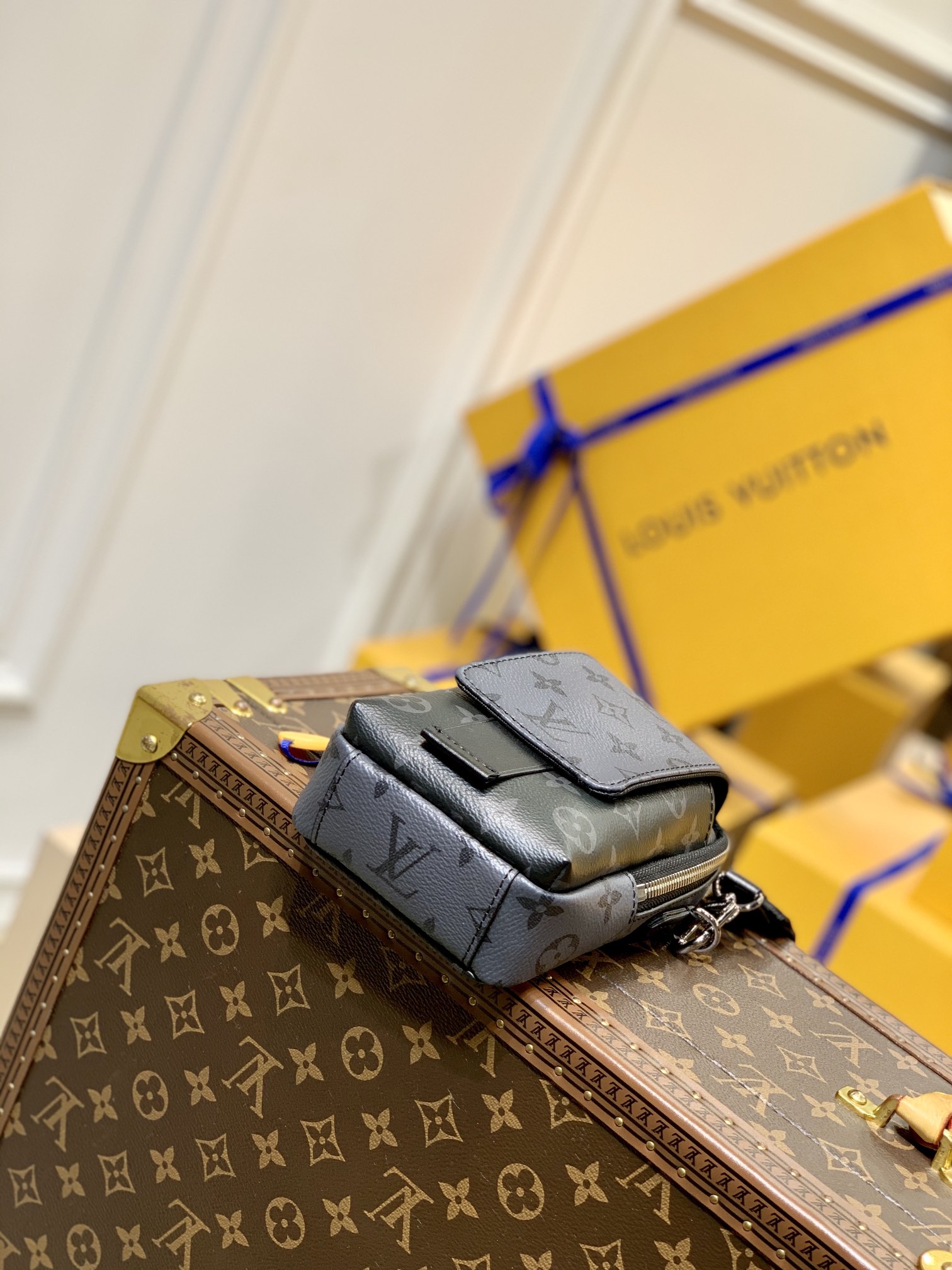 l**is V*t*n flap double-m81005-11*18*8cm