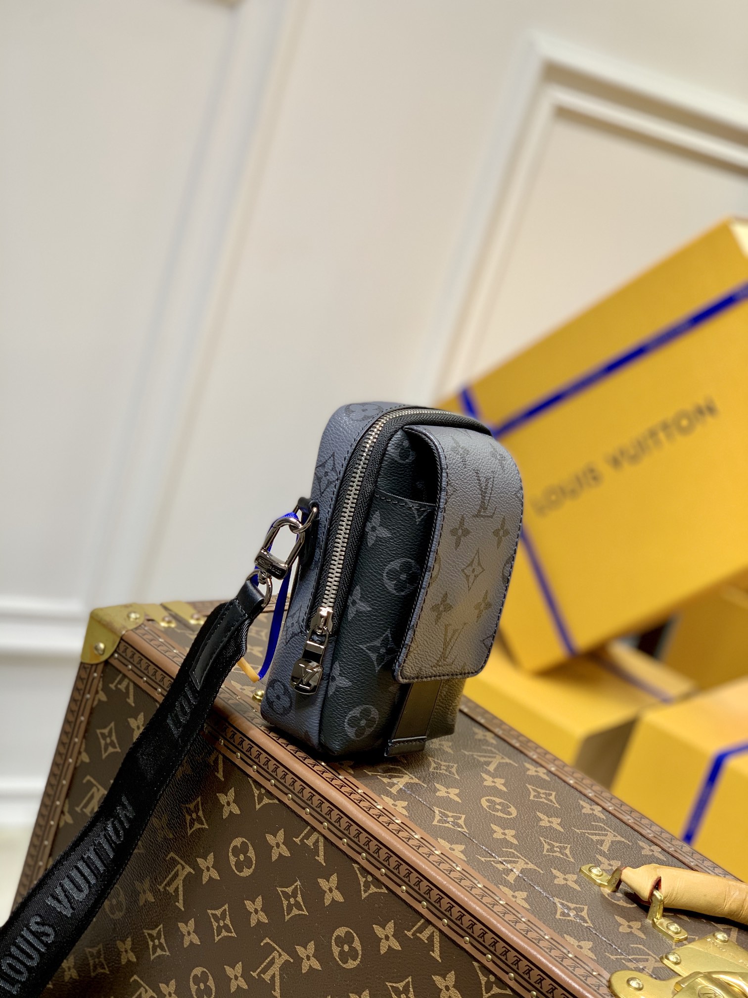 l**is V*t*n flap double-m81005-11*18*8cm