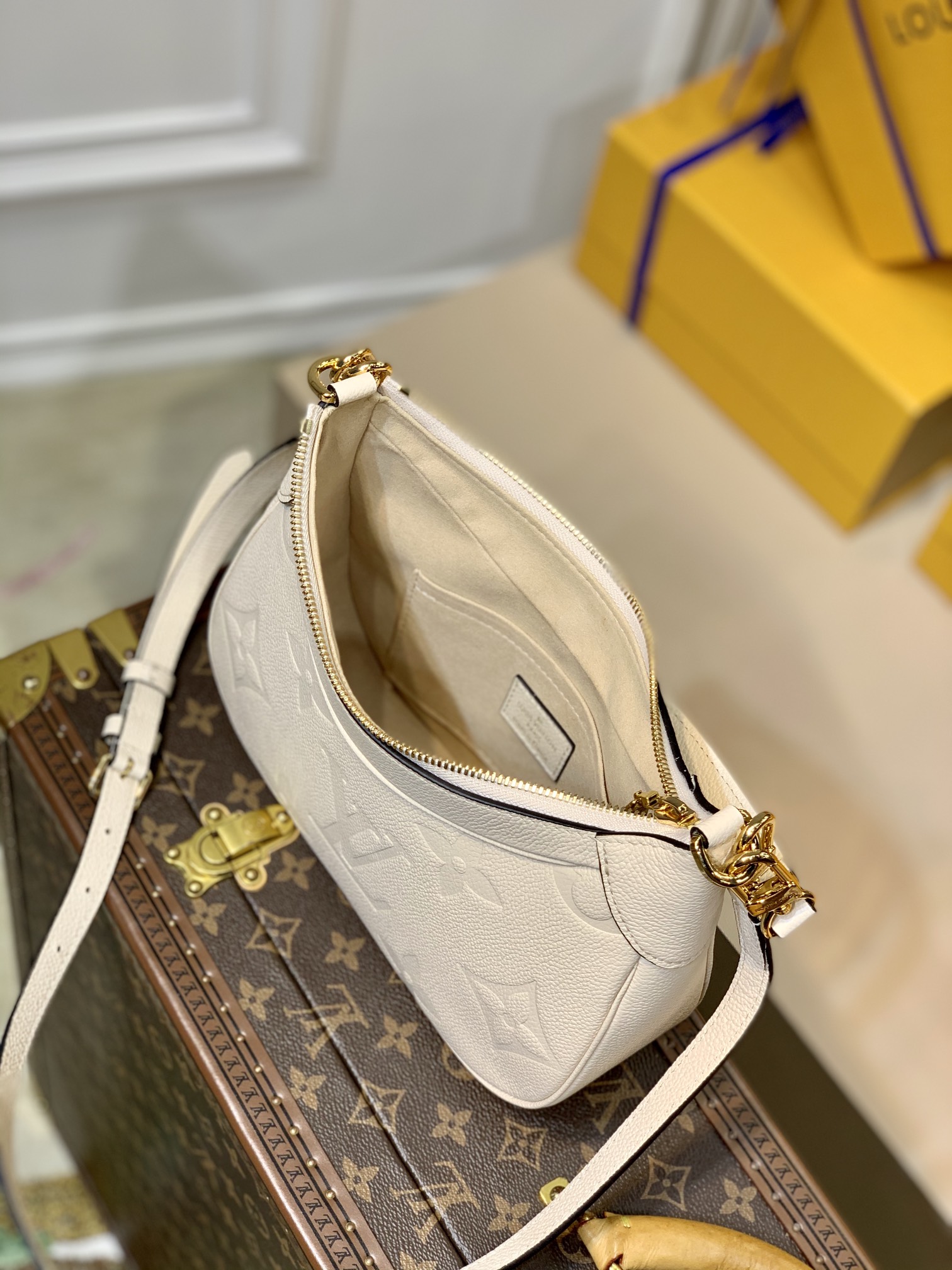 l**is V*t*n bagatelle handbags-m46112-22*14*9cm