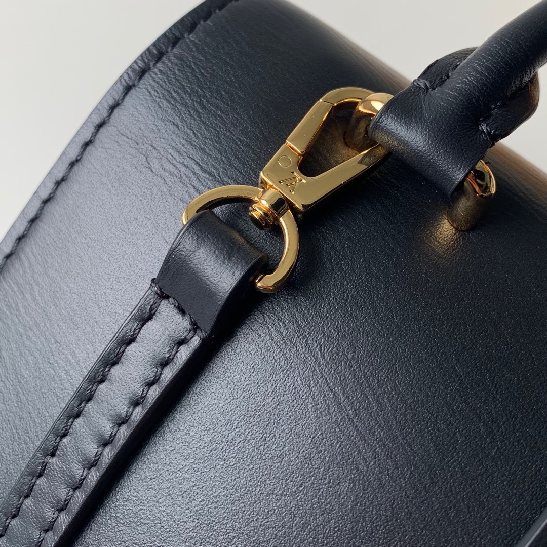 l**is V*t*n locky bb bag -21* 17.0*8cm