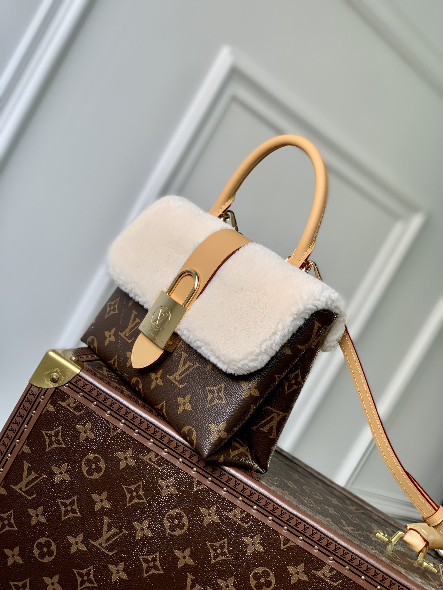 l**is V*t*n locky bb bag -21* 17.0*8cm