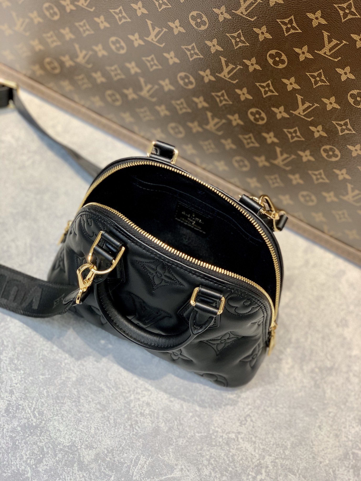 l**is V*t*n n41221 alma bb-25*19*12cm