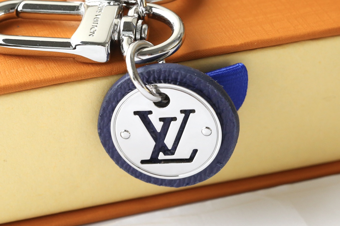 l**is V*t*n key holders