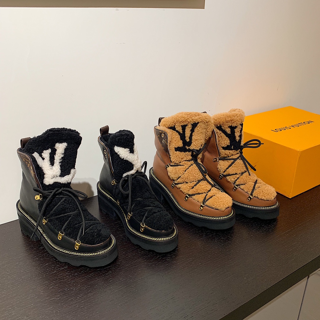 l**is V*t*n boots