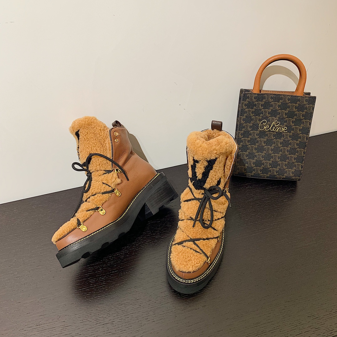 l**is V*t*n boots