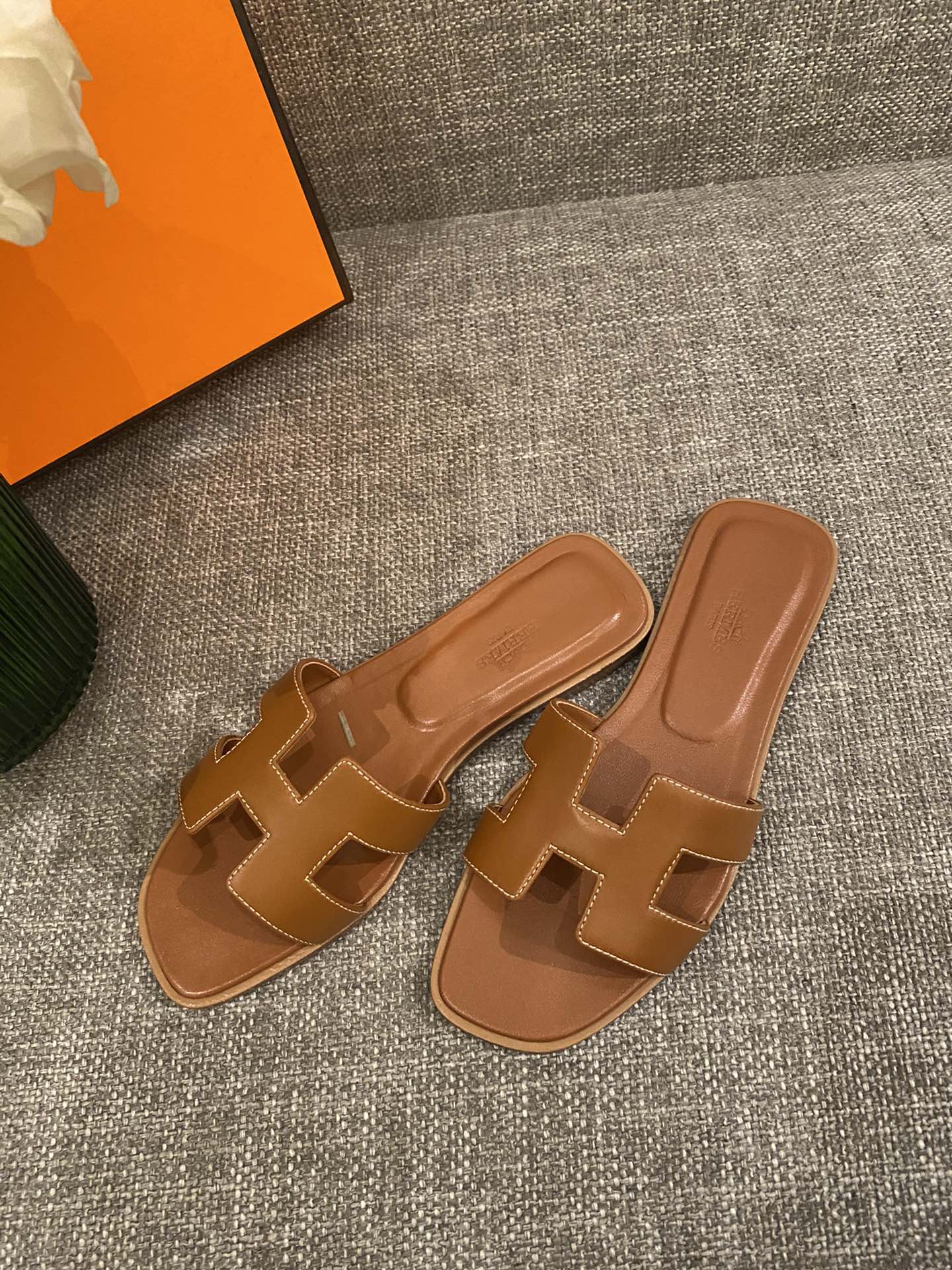 H**mes slippers in smooth leather