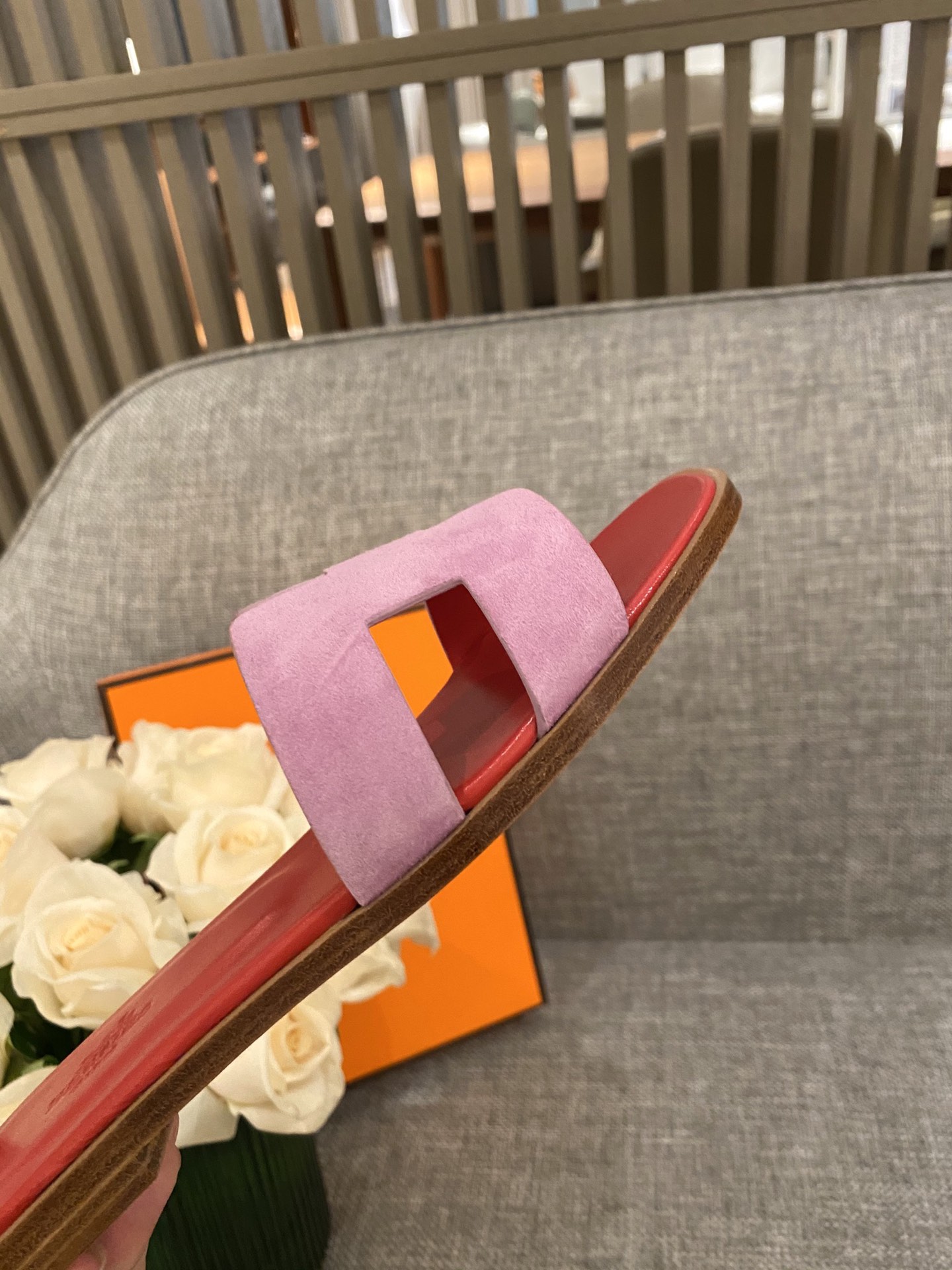 H**mes slippers