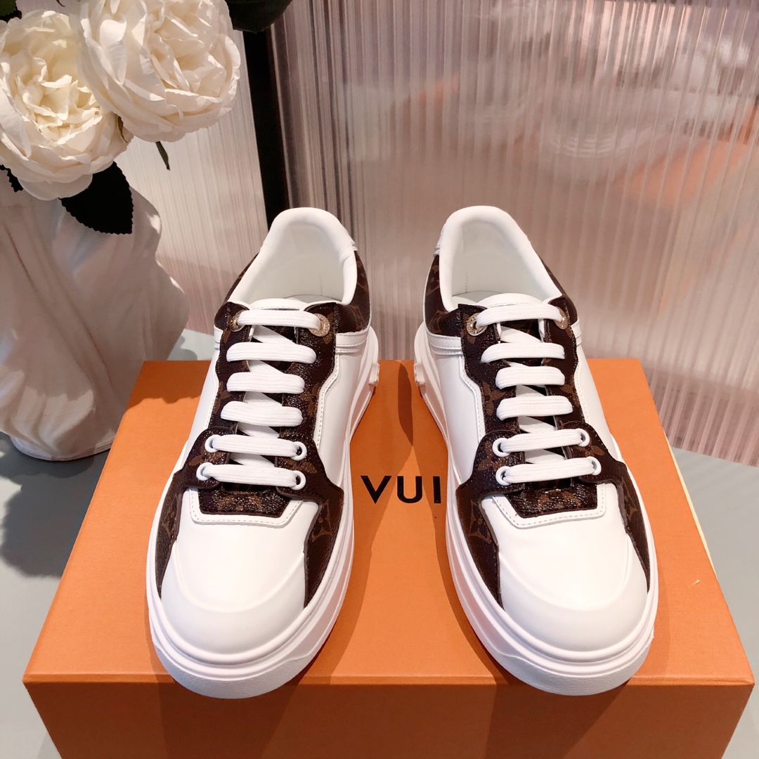 l**is V*t*n sneakers