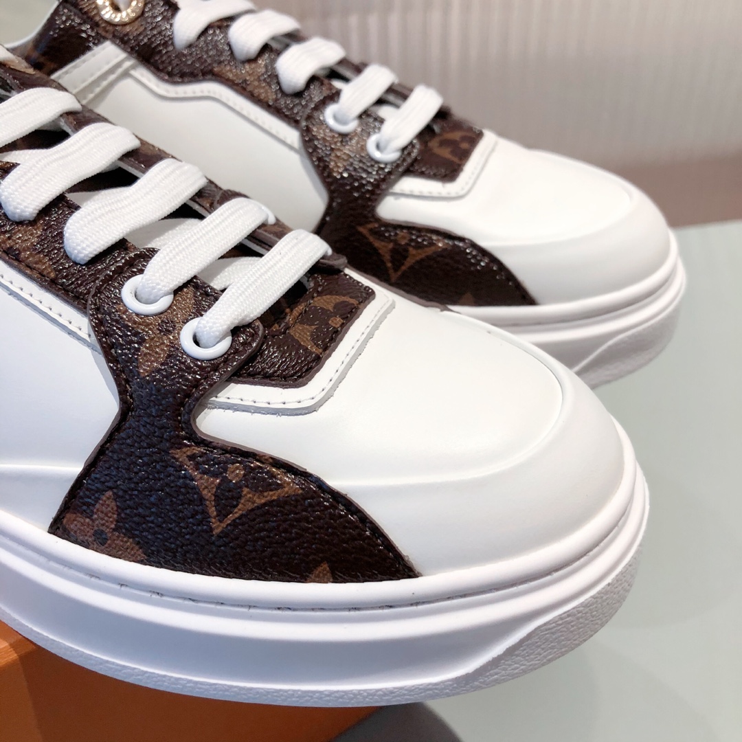 l**is V*t*n sneakers