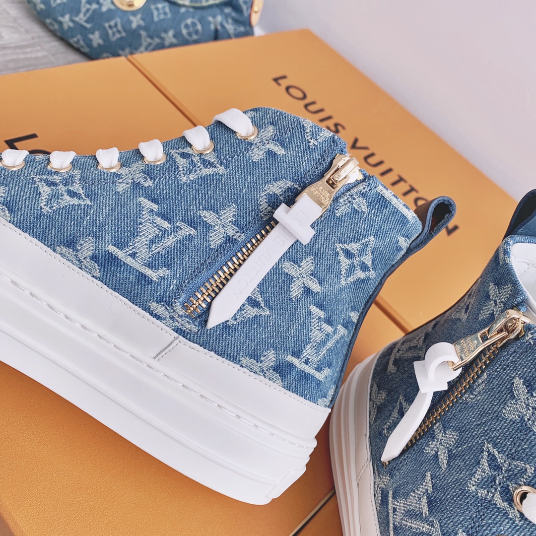 l**is V*t*n sneakers