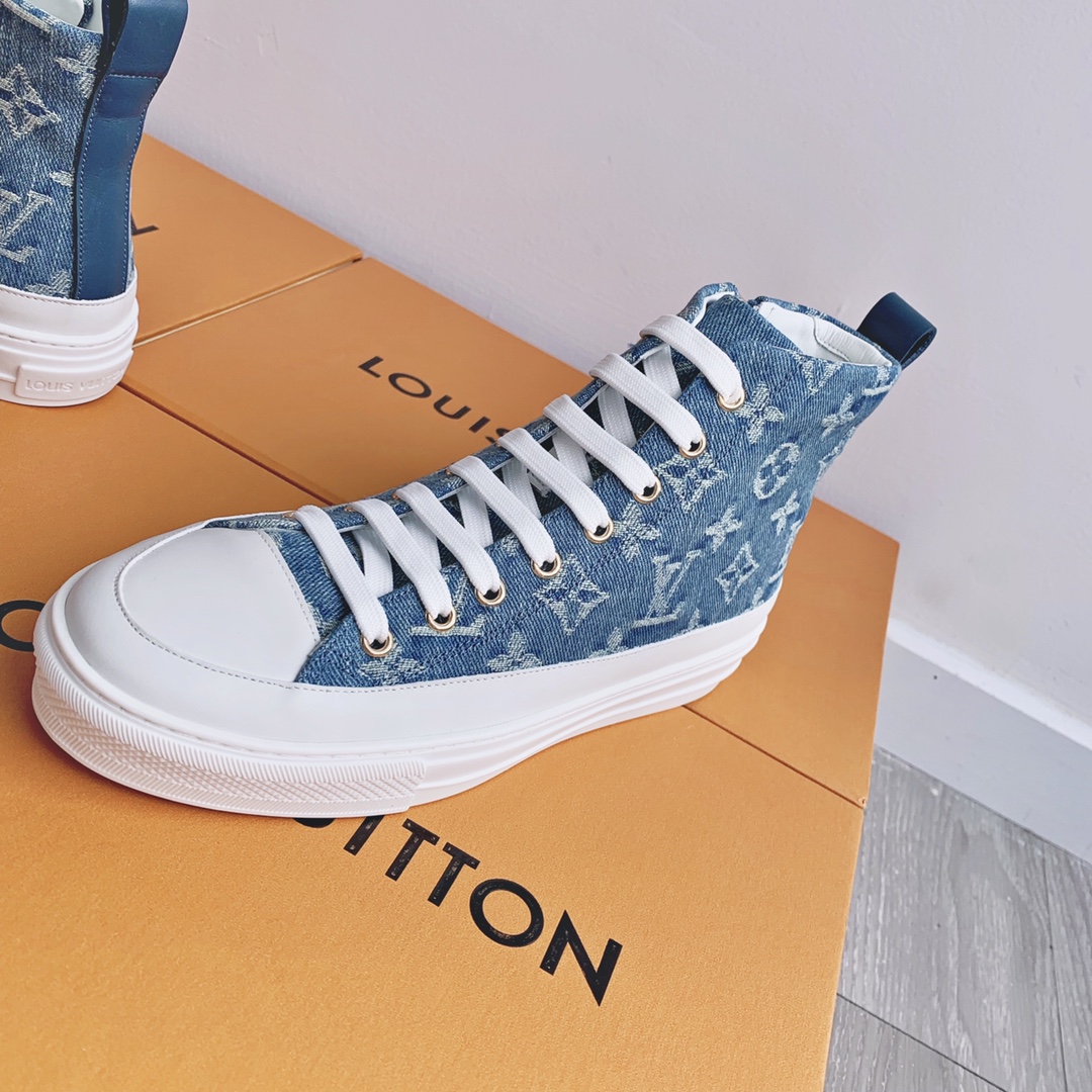 l**is V*t*n sneakers