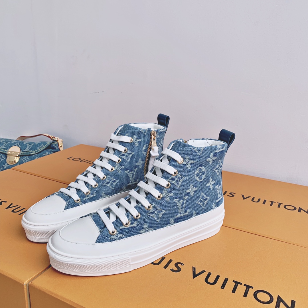 l**is V*t*n sneakers