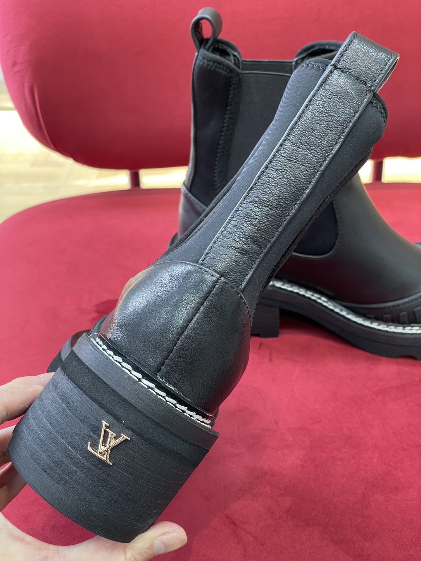 l**is V*t*n beaubourg boots