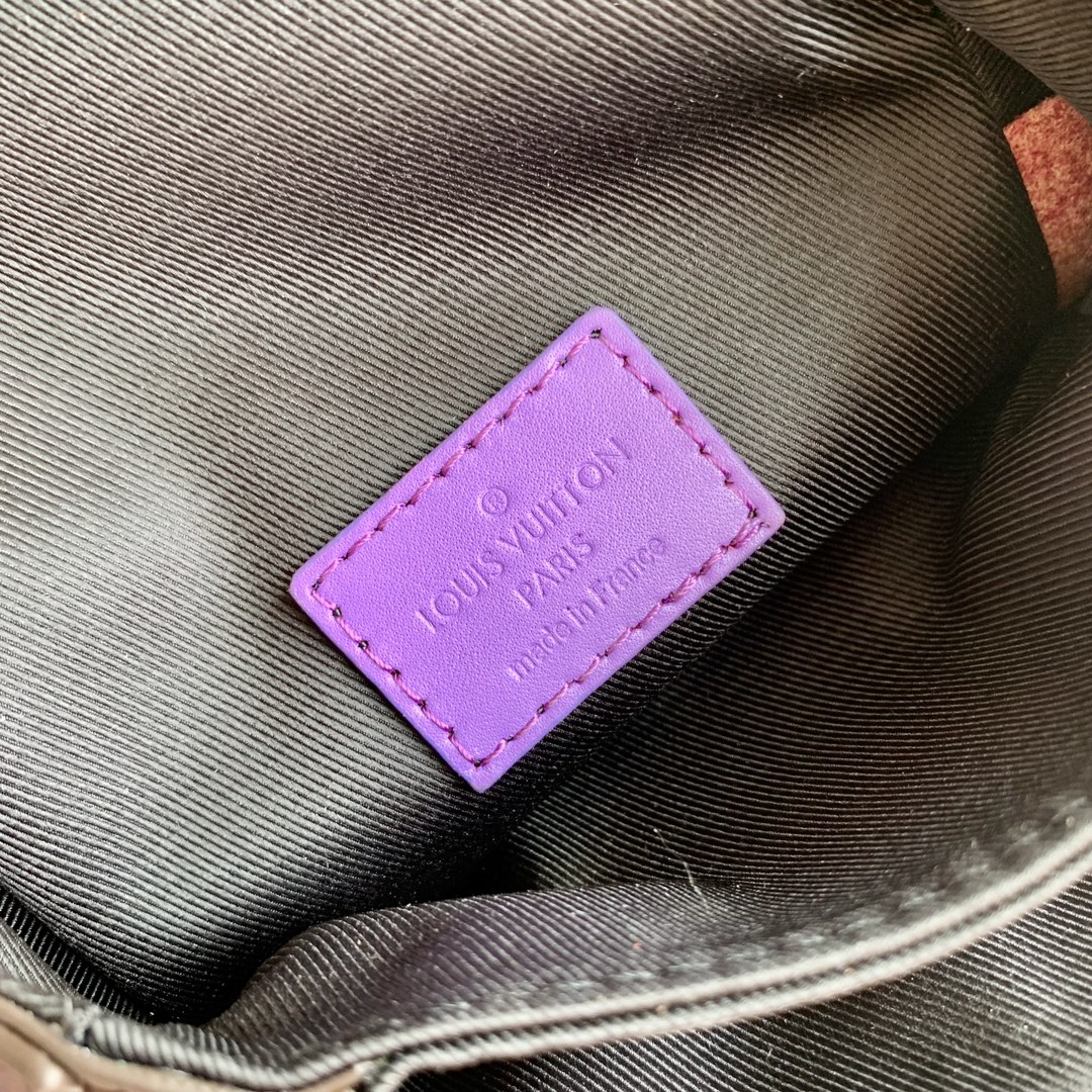 l**is V*t*n s-lock vertical wearable handbag-12*19*7cm