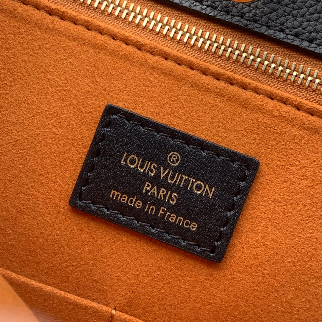 l**is V*t*n onthego handbag-35*28*15cm
