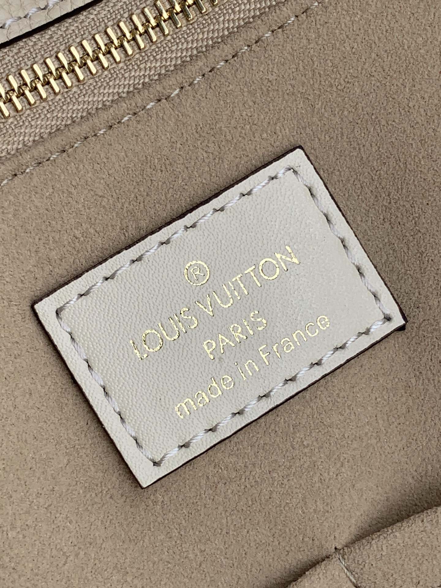 l**is V*t*n onthego handbag-41*34*19cm