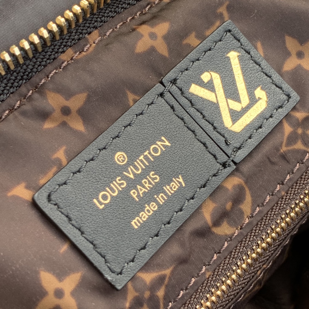 l**is V*t*n onthego handbag-39*46*3cm