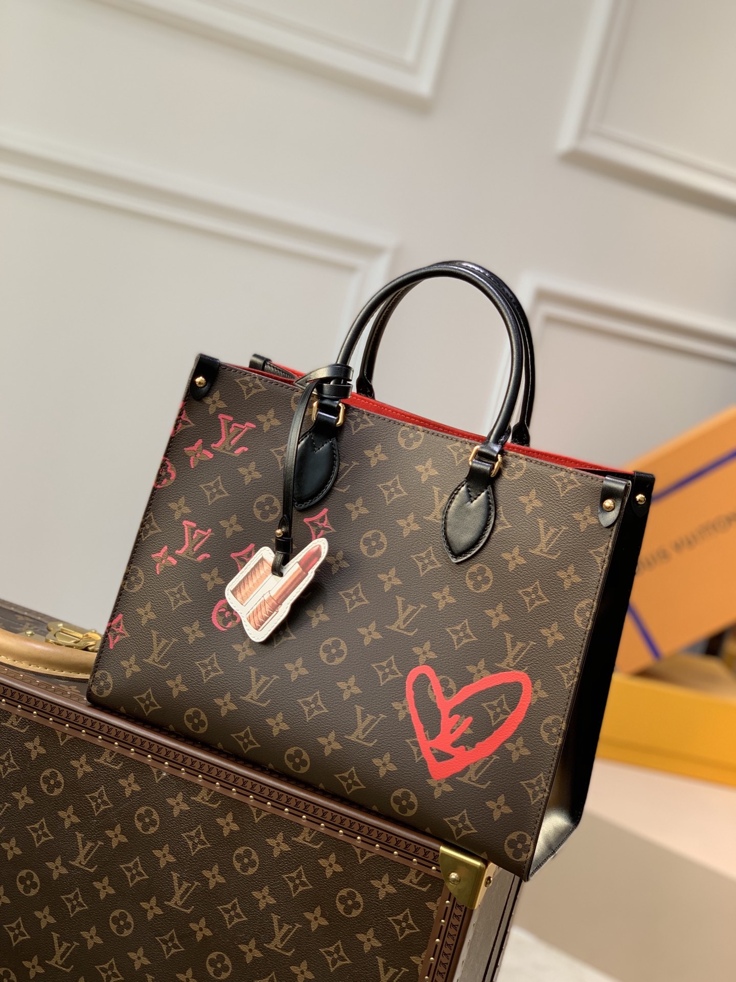 l**is V*t*n onthego handbag-41*34*19cm