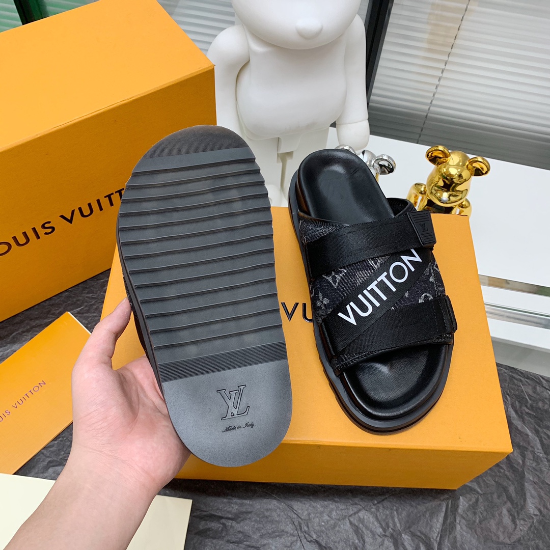 l**is V*t*n sandals