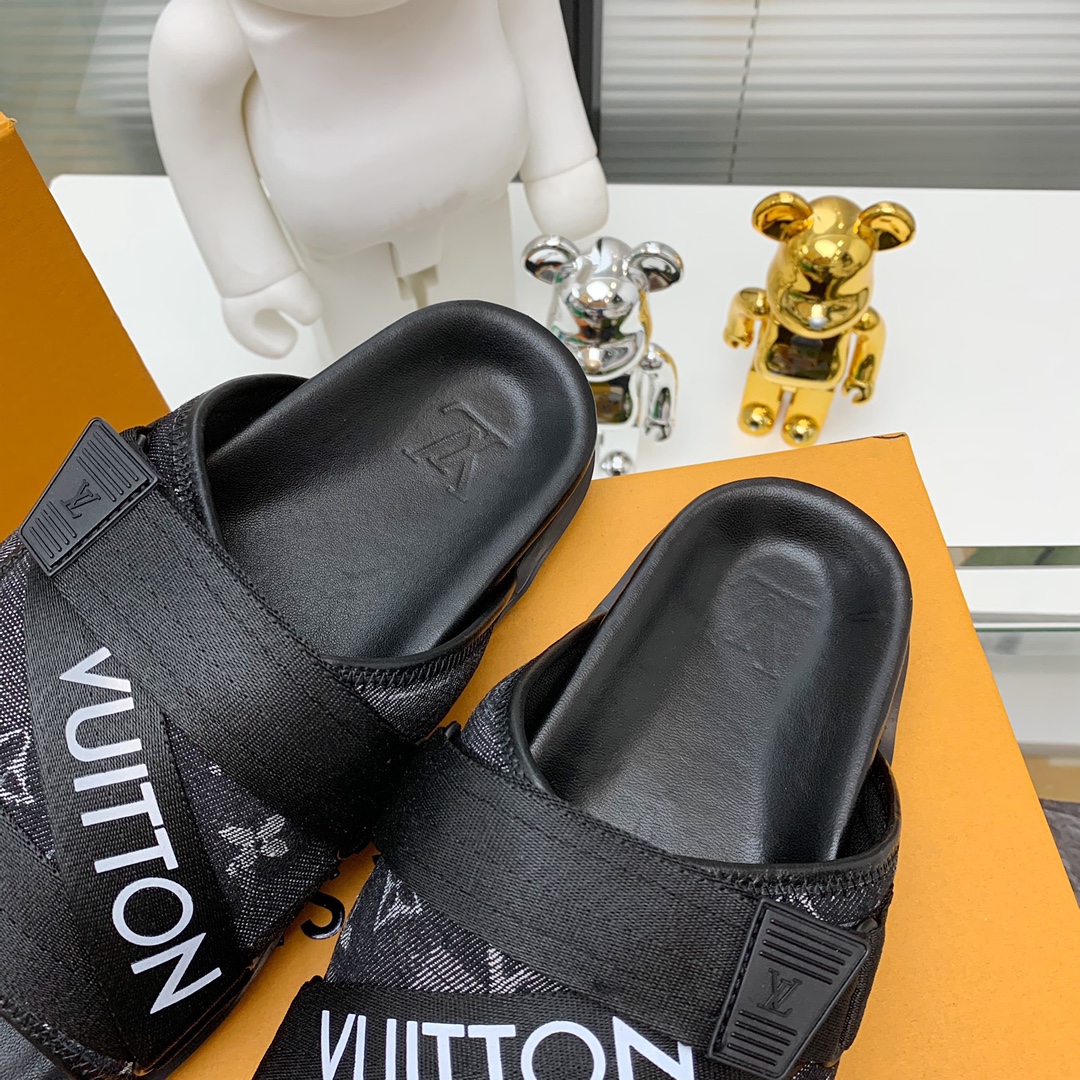 l**is V*t*n sandals