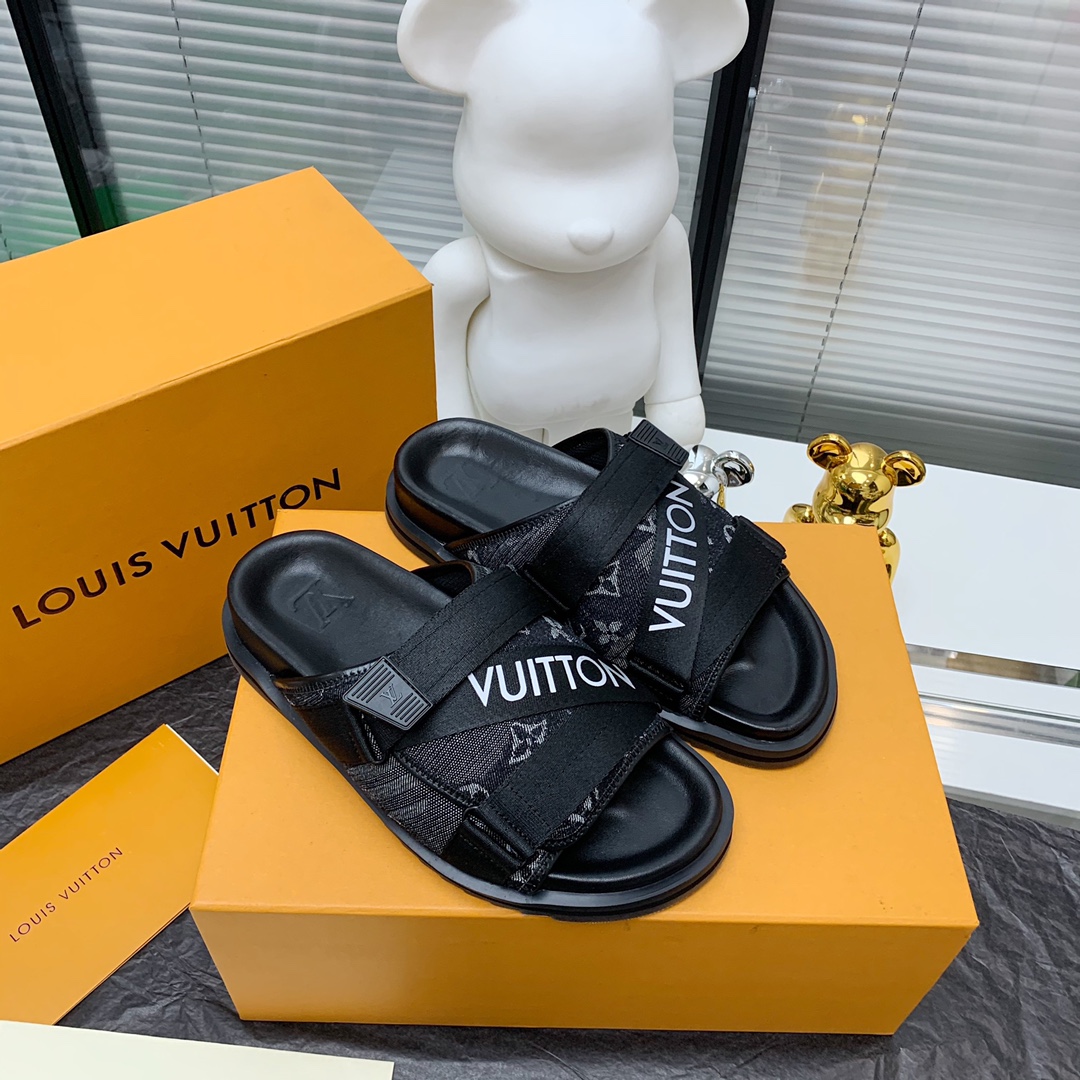 l**is V*t*n sandals