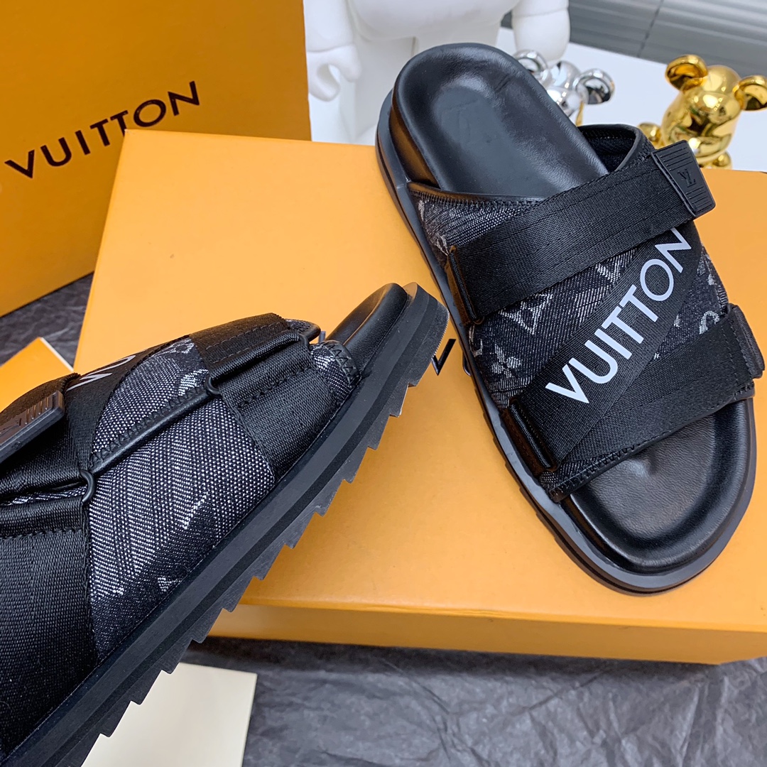 l**is V*t*n sandals