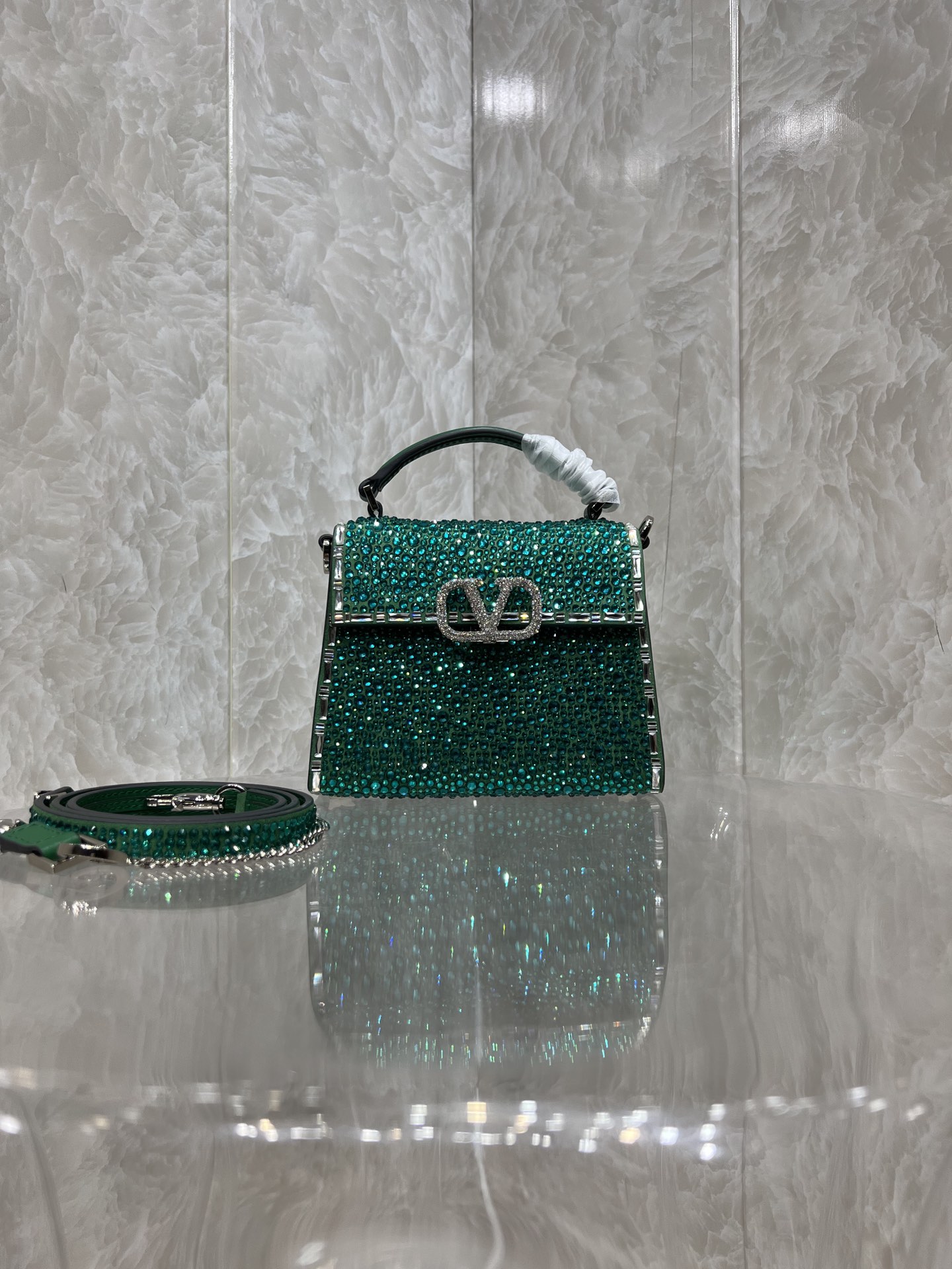 Valentino Vlogo Signature Chain Bag-19*13*9CM