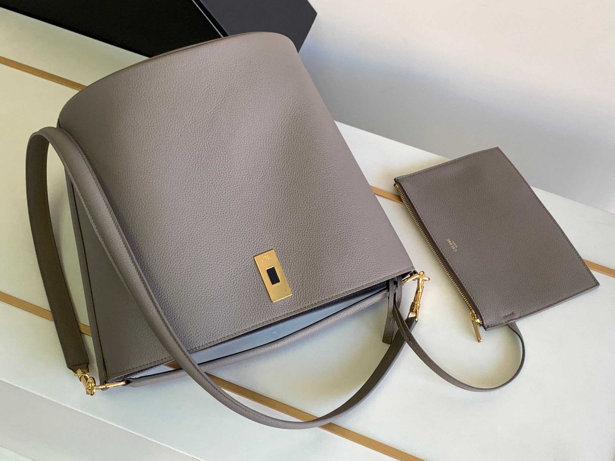 Ce**e bucket bag-23*25*23cm