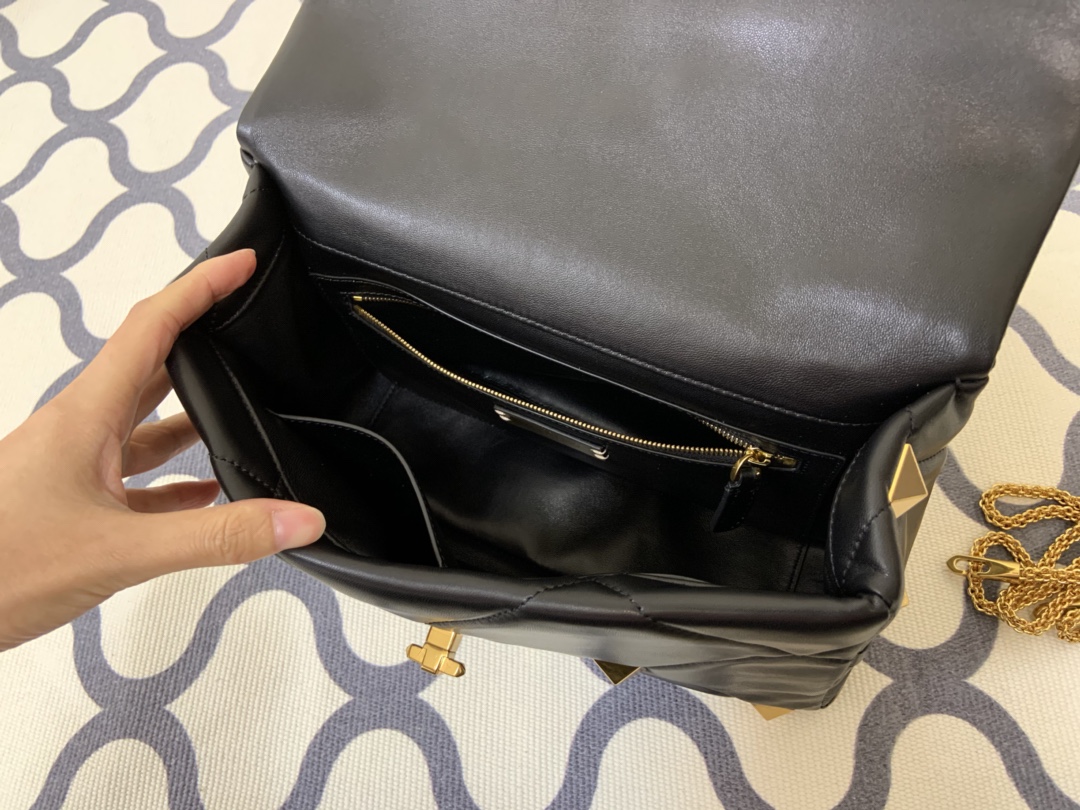 Valentin0 Garavani Roman Stud-Large Size-30*20*12CM