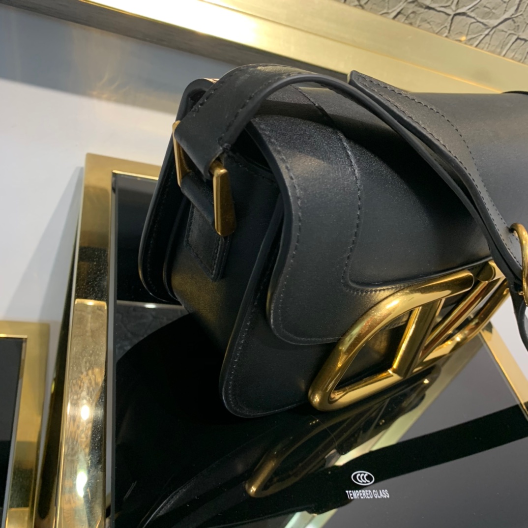 valentino garavani S*pervee handbags-26*8*16cm