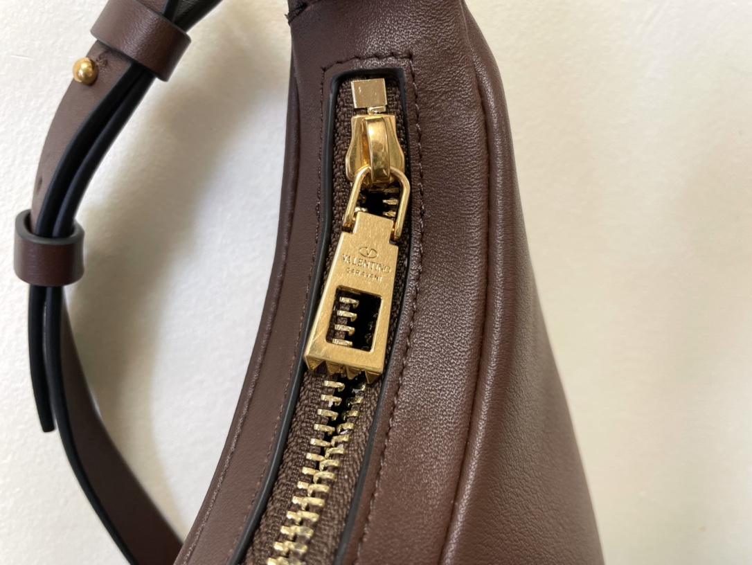 Valentino Garavani StudSign-26*30*7CM