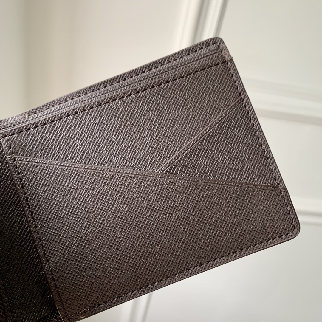 l**is V*t*n multiple wallet-m83334-11.5 x 9 x 1.5 cm